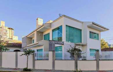 Imagem: A casa em condomínio possui 3 Dormitórios, 2 Banheiros, 2