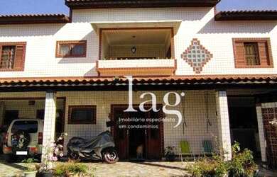 Imagem: A casa em condomínio possui 3 Dormitórios, 3 Banheiros, 4