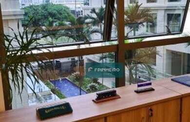 Imagem: O depósito possui 2 Vagas na garagem e 72m² de Área e está