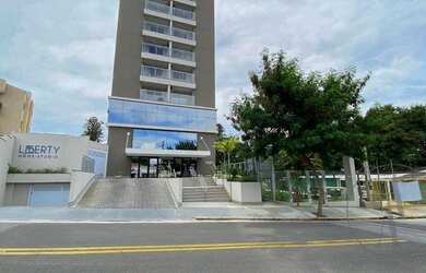 Imagem: O apartamento possui 1 Dormitório, 1 Banheiro, 1 Vaga na garagem