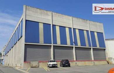 Imagem: O depósito possui 1700m² de Área e está localizado em Chacara