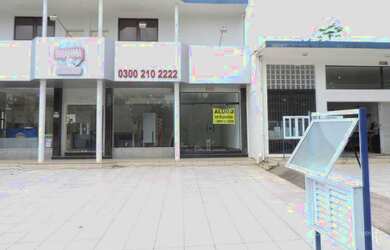 Imagem: O depósito possui 2 Vagas na garagem, 130m² de Área e está