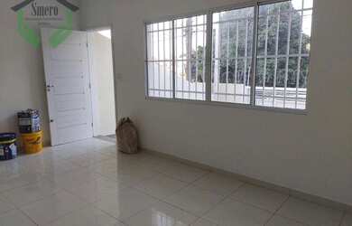 Imagem: A casa possui 2 Dormitórios, 2 Banheiros, 2 Vagas na garagem