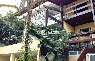 Imagem: A casa em condomínio possui 4 Dormitórios, 5 Banheiros, 2