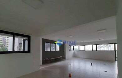 Imagem: O depósito possui 1 Vaga na garagem e 75m² de Área e está