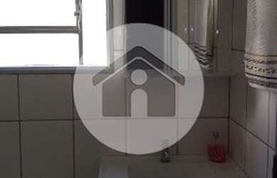 Imagem: A casa possui 2 Dormitórios, 1 Banheiro, 2 Vagas na garagem