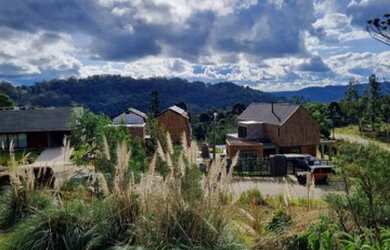 Imagem: O terreno possui 720m² de Área e está localizado em Gramado