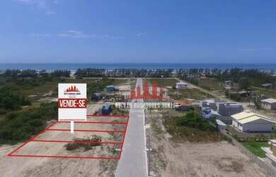 Imagem: O terreno possui 300m² de Área, Imóvel novo e está localizado