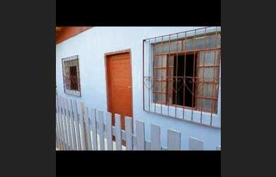 Imagem 2: Terreno 50x10 com 3 casas