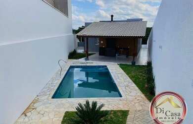 Imagem: A casa possui 3 Dormitórios, 5 Banheiros, 5 Vagas na garagem