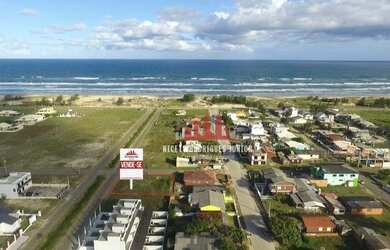 Imagem: O terreno possui 300m² de Área e está localizado em Balneário