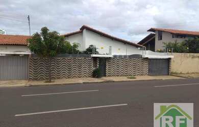 Imagem: O depósito possui 200m² de Área e está localizado em Noivos