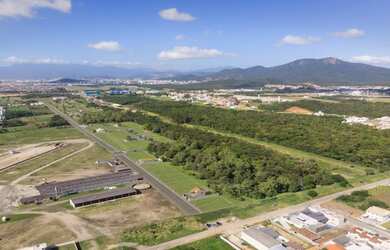 Imagem 4: Terreno ao lado do CTG os praianos a 4 km do Shopping Continente, entrada...
