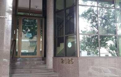 Imagem: O depósito possui 5 Vagas na garagem e 660m² de Área e está