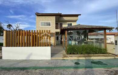 Imagem: A casa em condomínio possui 4 Dormitórios, 5 Banheiros, 1