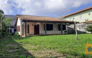 Imagem: A casa possui 3 Dormitórios, 2 Banheiros, 174m² de Área e