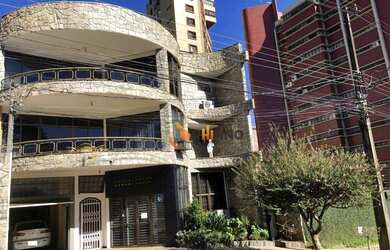 Imagem: O depósito possui 5 Vagas na garagem, 613m² de Área e está