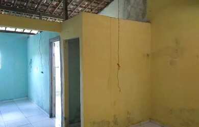 Imagem: A casa possui 1 Dormitório, 1 Banheiro, 28m² de Área e está