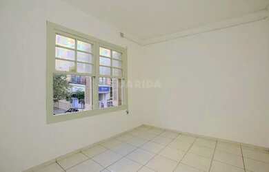 Imagem: O apartamento possui 1 Dormitório, 1 Banheiro, 55m² de Área