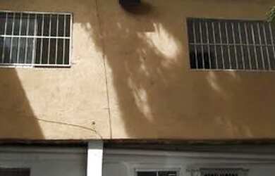 Imagem: A casa possui 2 Dormitórios, 1 Banheiro e está localizado