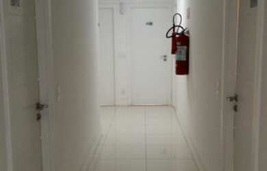 Imagem: O depósito possui 5 Vagas na garagem, 210m² de Área e está