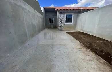 Imagem: A casa possui 3 Dormitórios, 1 Banheiro, 1 Vaga na garagem