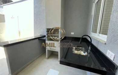 Imagem: A casa possui 3 Dormitórios, 2 Banheiros, 2 Vagas na garagem