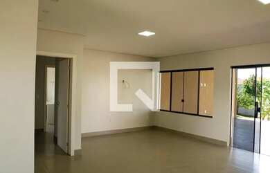 Imagem: A casa em condomínio possui 3 Dormitórios, 4 Banheiros, 240m²