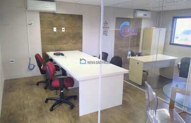 Imagem: O depósito possui 1 Vaga na garagem, 48m² de Área e está