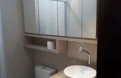 Imagem: A casa possui 3 Dormitórios, 2 Banheiros, 4 Vagas na garagem