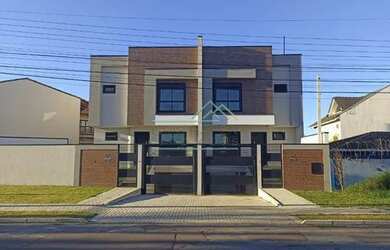 Imagem: A casa possui 2 Dormitórios, 3 Banheiros, 2 Vagas na garagem