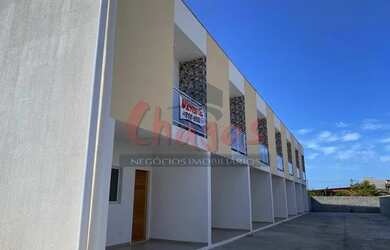 Imagem: A casa possui 2 Dormitórios, 3 Banheiros, 1 Vaga na garagem