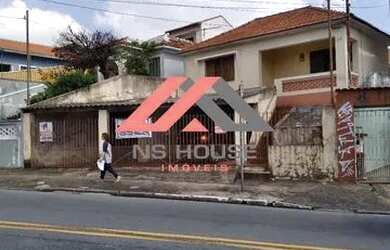 Imagem: A casa possui 3 Dormitórios, 2 Banheiros, 3 Vagas na garagem