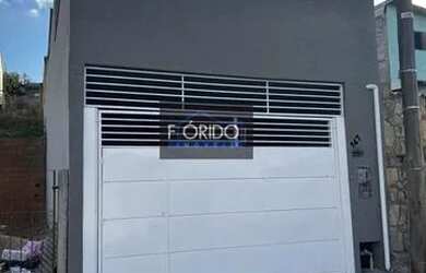 Imagem: A casa possui 2 Dormitórios, 1 Banheiro, 4 Vagas na garagem