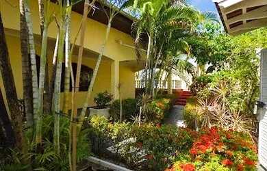 Imagem: A casa em condomínio possui 3 Dormitórios, 2 Banheiros, 4