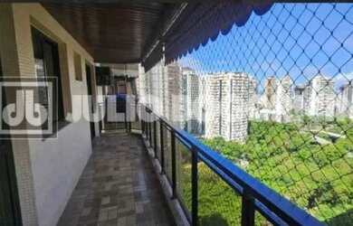 Imagem: O apartamento possui 2 Dormitórios, 3 Banheiros, 1 Vaga na