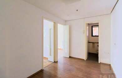 Imagem 2: Conjunto Comercial em excelente localização, com sala, banheiro e 1...