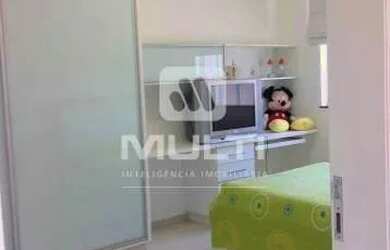 Imagem 2: Casa - JARDIM KARAIBA. Piscina, Ar-condicionado, Guarda roupae366m² de...