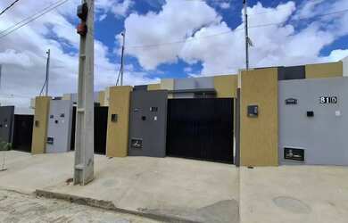 Imagem: A casa possui 2 Dormitórios, 1 Banheiro, 1 Vaga na garagem