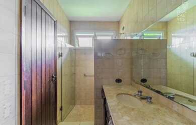 Imagem 10: Casa em Condomínio no Jardim Europa, 04 Suítes, 05 Vagas, Piscina, Bacacheri,...