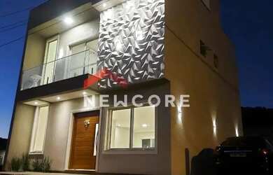 Imagem: A casa em condomínio possui 3 Dormitórios, 2 Banheiros, 4