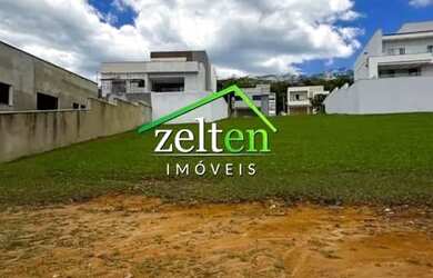 Imagem: O terreno à venda possui e está localizado em Alphaville