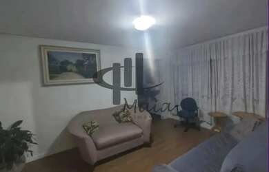 Imagem: A casa possui 3 Dormitórios, 2 Banheiros, 3 Vagas na garagem