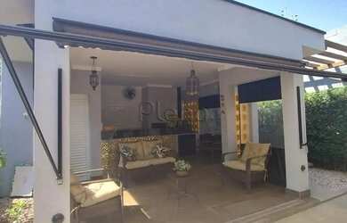 Imagem: A casa em condomínio possui 3 Dormitórios, 2 Banheiros, 3