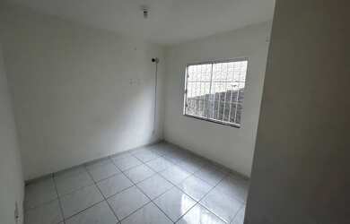 Imagem: A casa possui 2 Dormitórios, 2 Banheiros e 4 Vagas na garagem