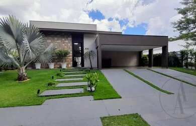 Imagem: A casa em condomínio possui 3 Dormitórios, 3 Banheiros, 5