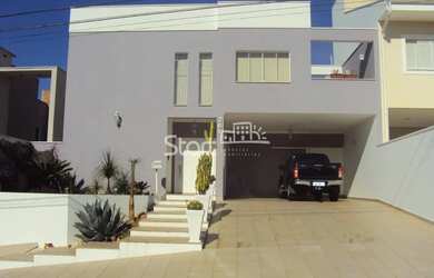 Imagem: A casa em condomínio à venda possui 5 Dormitórios, 5 Banheiros