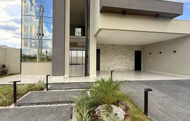 Imagem: A casa em condomínio possui 3 Dormitórios, 4 Banheiros, 4