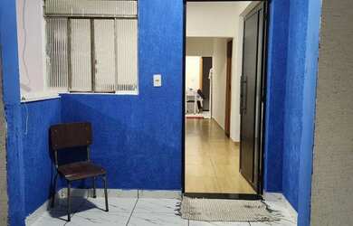 Imagem: A casa possui 2 Dormitórios, 1 Banheiro, 3 Vagas na garagem