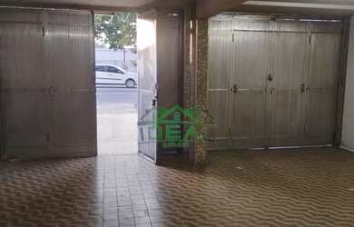 Imagem: O depósito possui 2 Vagas na garagem, 36m² de Área e está